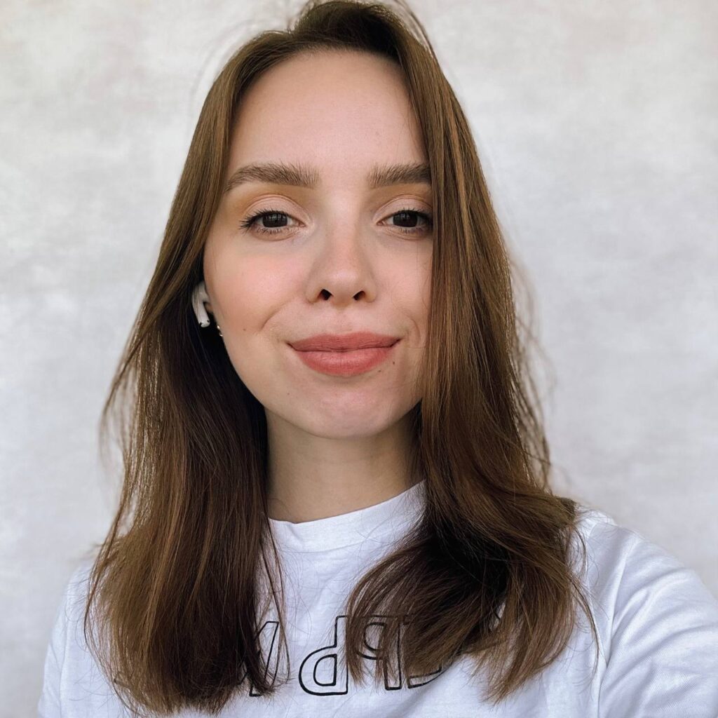 Служаева Юлия